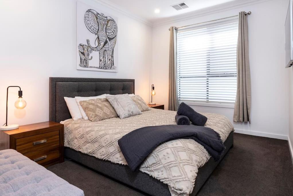 Luxury Home In Christies Beach With King Bed, Nbn, Netflix, 3Bed 2Bath Exterior photo